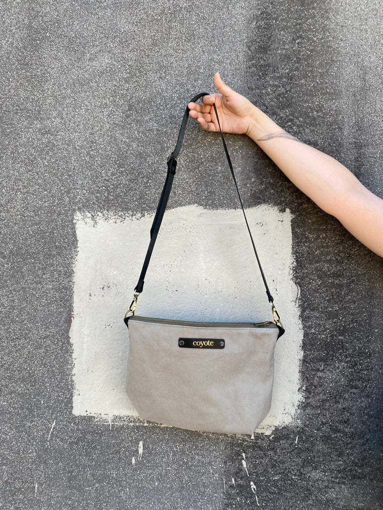Cartera de Lona Gris Claro